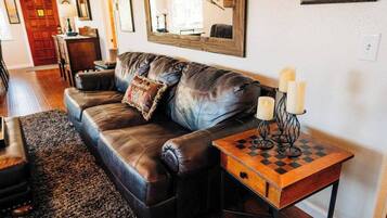 TV connectée, cheminée, espaces bureaux