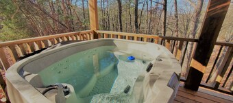 Villa Bonita/ Private Mountain top Cabin on 7.5 Acres w/Hot Tub