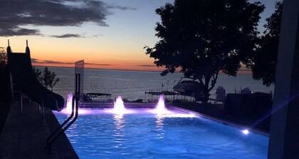 Enjoy your own private family resort! Pool, hot tub, lakefront, sunsets, more!