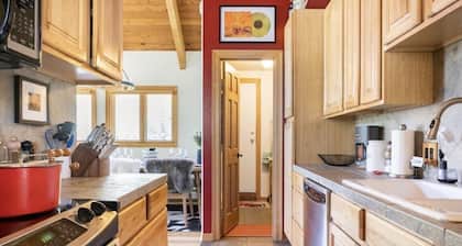 "Le Chalet Après" - Stylish Alpen Townhome - Walk to Express Bus