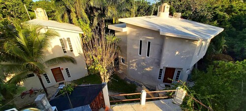 CASA XOLA BIRDWATCHING AND CENOTE LOFT <br>LUXURY IN THE JUNGLE.<br>5 min from reefs!
