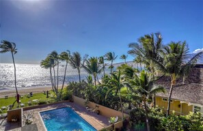Outdoor pool, a heated pool - Oceanfront Sugar Beach · Private Lanai · Heated Pool · Whales & Sunsets (Kihei)
