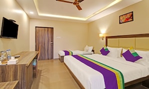 Deluxe Double Room | Iron/ironing board - Treebo Suyogg Retreat (Mahabaleshwar)