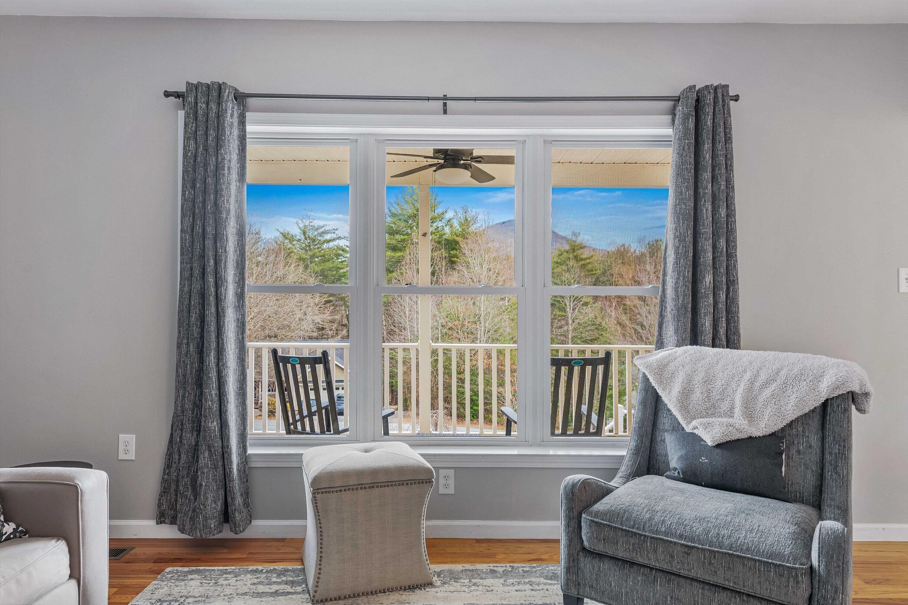 テレビ、暖炉、テレビゲーム、テーブルサッカー台