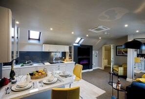 Dining - Luxurious one bed apartment (Killarney)