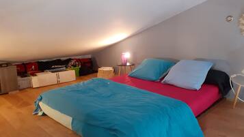 1 chambre, bureau, lit parapluie, Wi-Fi gratuit