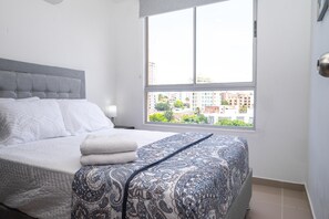 3 bedrooms, desk, iron/ironing board, free WiFi