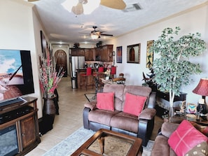 TV, peis og stereoanlegg