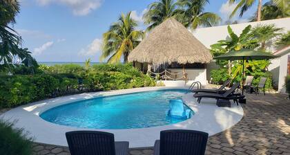 Casita House, perfect for couple with beautiful gardens and private beach access
