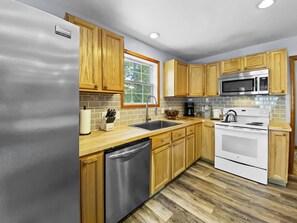 Fridge, microwave, oven, stovetop - Serene Forested Retreat near Breckenridge Resort (Breckenridge)