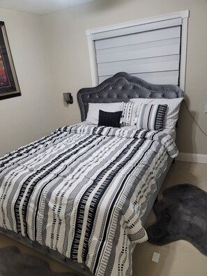 4 bedrooms, iron/ironing board, free WiFi, bed sheets