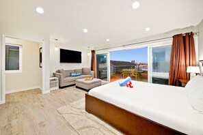 3 室のベッドルーム、アイロン / アイロン台、旅行用ベビーベッド、WiFi (無料)