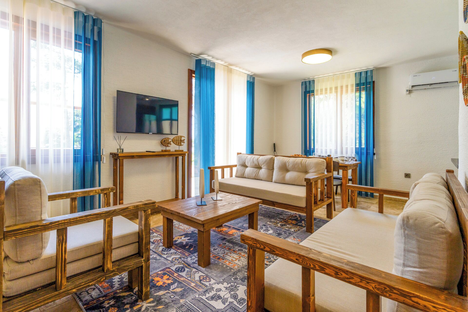 Biệt thự dành cho gia đình, 4 phòng ngủ, không hút thuốc, quang cảnh hồ bơi | Chăn bông, minibar, két bảo mật tại phòng, phòng cách âm 