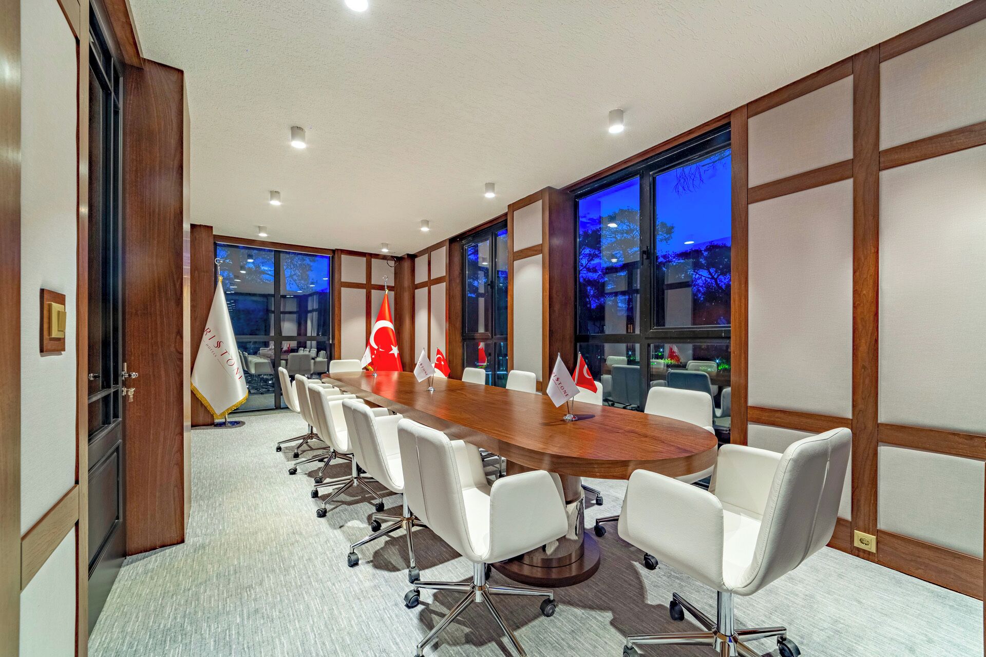 Meeting facility