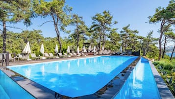 Seasonal outdoor pool