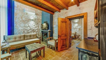 Villa | Down comforters, minibar, in-room safe, soundproofing