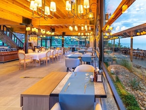 Restaurant - Marisstone Hotel Villa (Kesan)