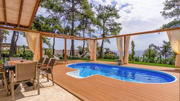 Family Villa, 4 Bedrooms, Non Smoking, Pool View