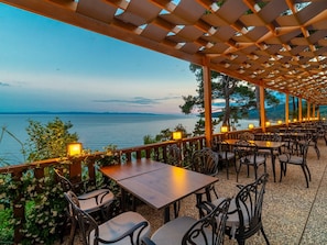 Restaurant - Marisstone Hotel Villa (Kesan)