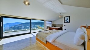 5 bedrooms, free WiFi