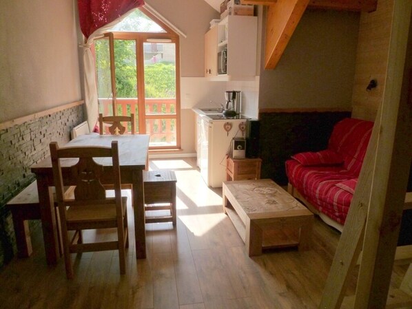 Interior - 6-bed apartment Saint François Longchamp - sheets/parking/Internet (fiber) (Saint-François-Longchamp)