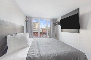 豪華單人房, 1 張特大雙人床 | 書桌、免費無線上網、床單