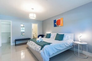 4 bedrooms, desk, iron/ironing board, free WiFi