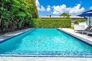 Outdoor pool, a heated pool