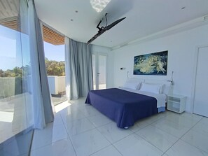 3 bedrooms, desk, travel cot, free WiFi