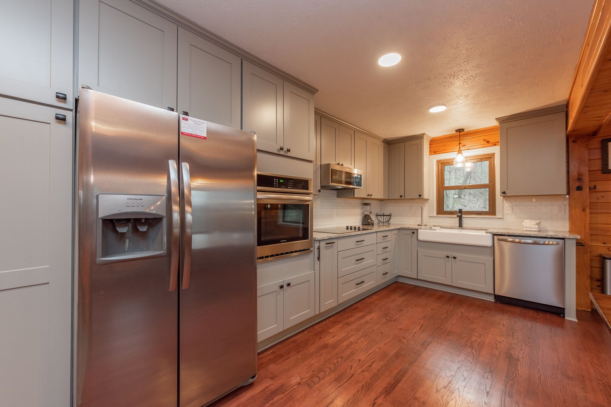 ثلاجة، ميك روويف، فرن، موقد طهي مسطح