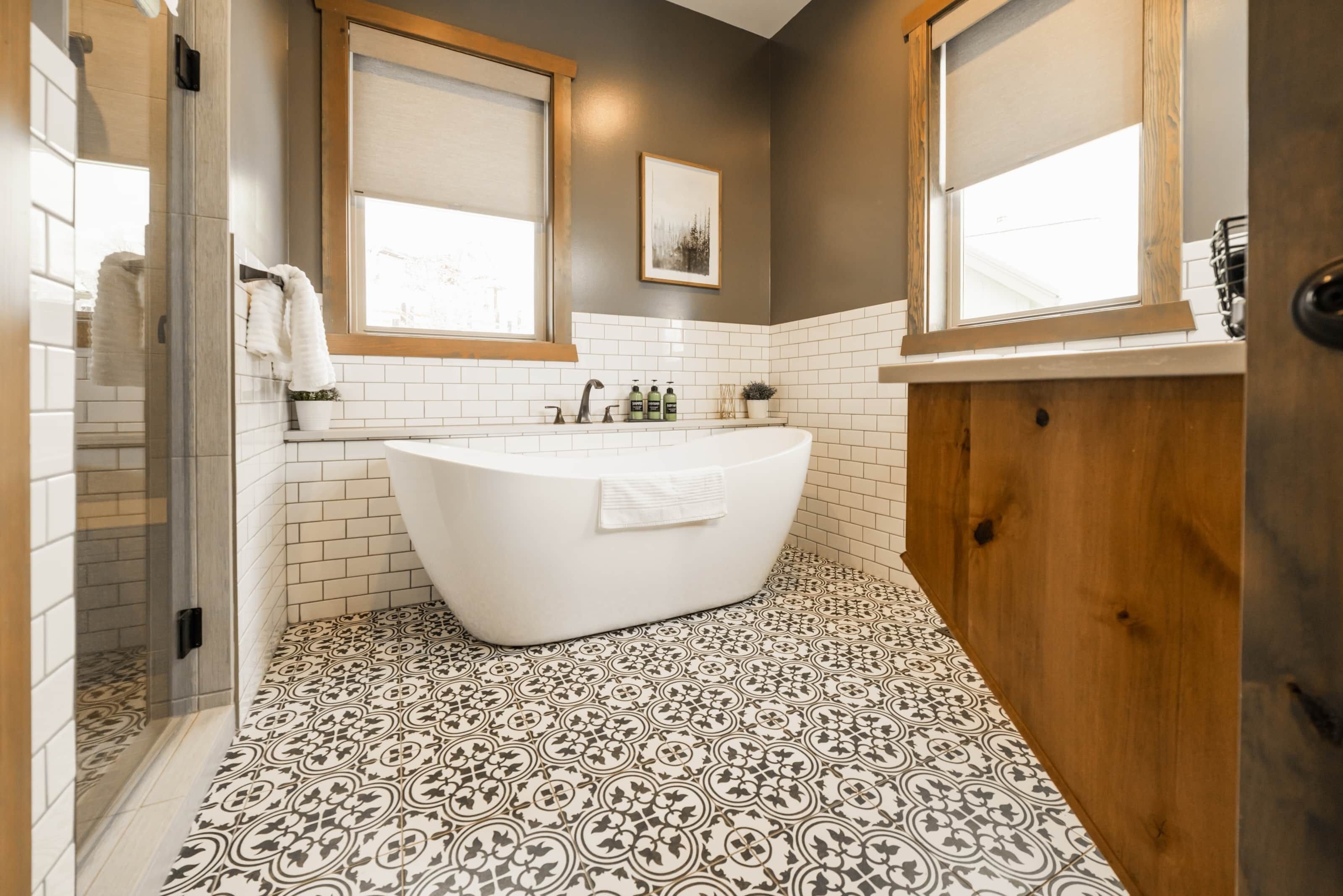 Cabin 1 | Top Level | Master King Suite Bathroom (1)