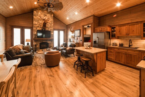 Small Group Rental | Cabins 4 - 6 |