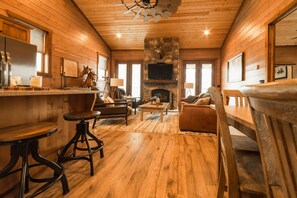 Fireplace, table football - DMR Cabin 6 | Two-Level | Max Capacity 14 (Franklin County)