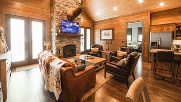 Televisión, chimenea y futbolito