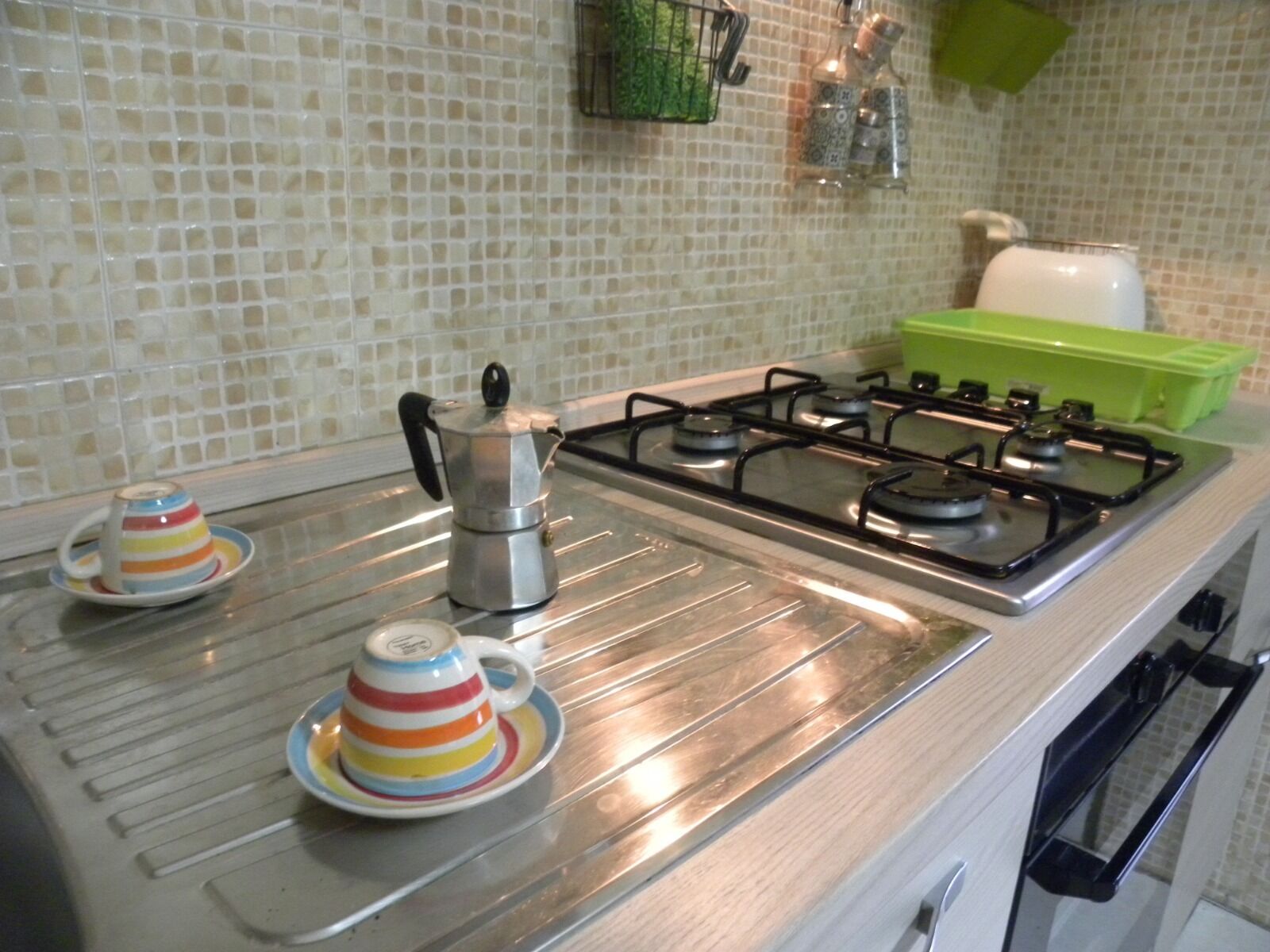 冰箱、微波炉、烤箱、炉灶