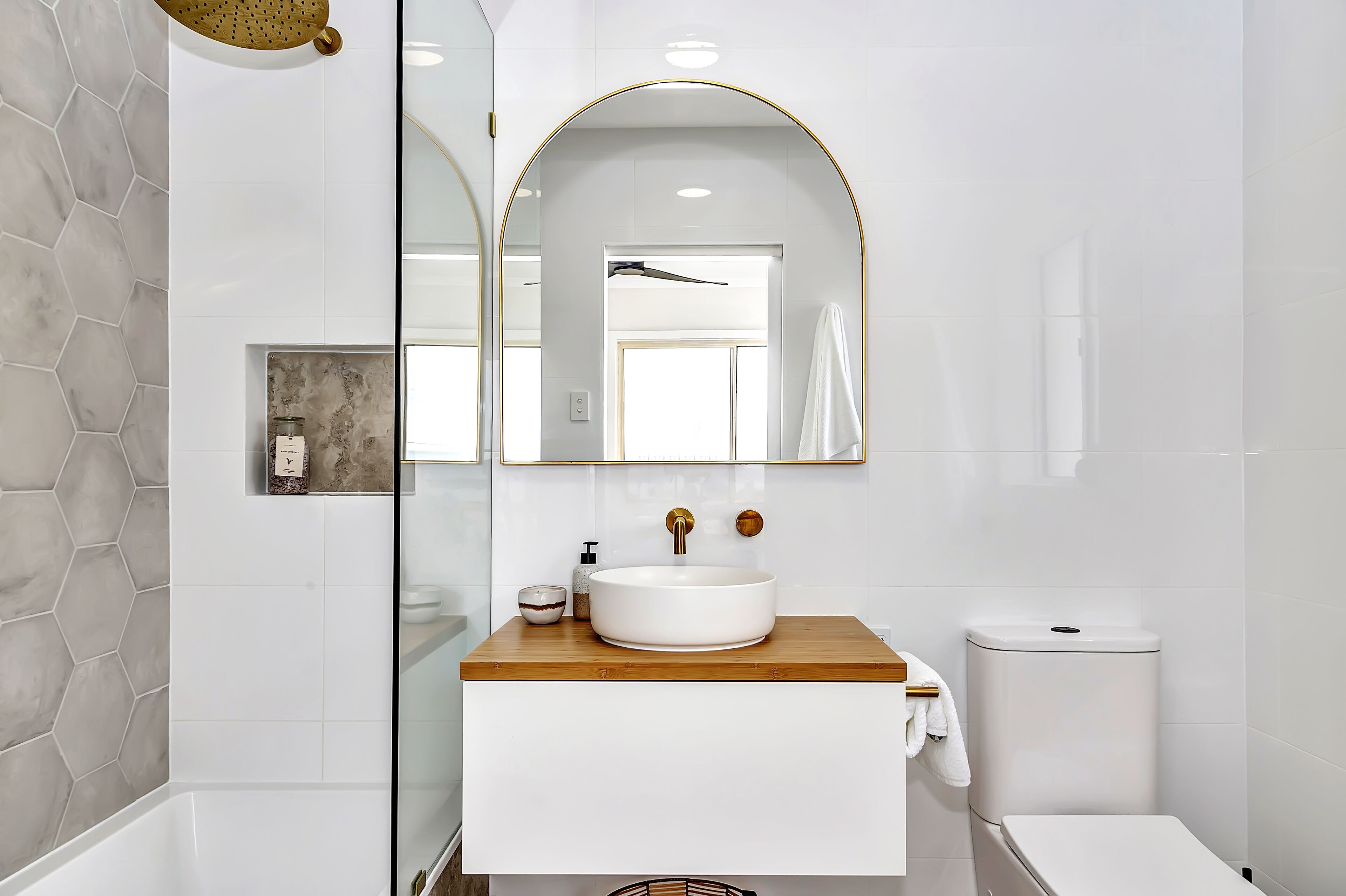 Lovingly crafted beachfront villa — image 5