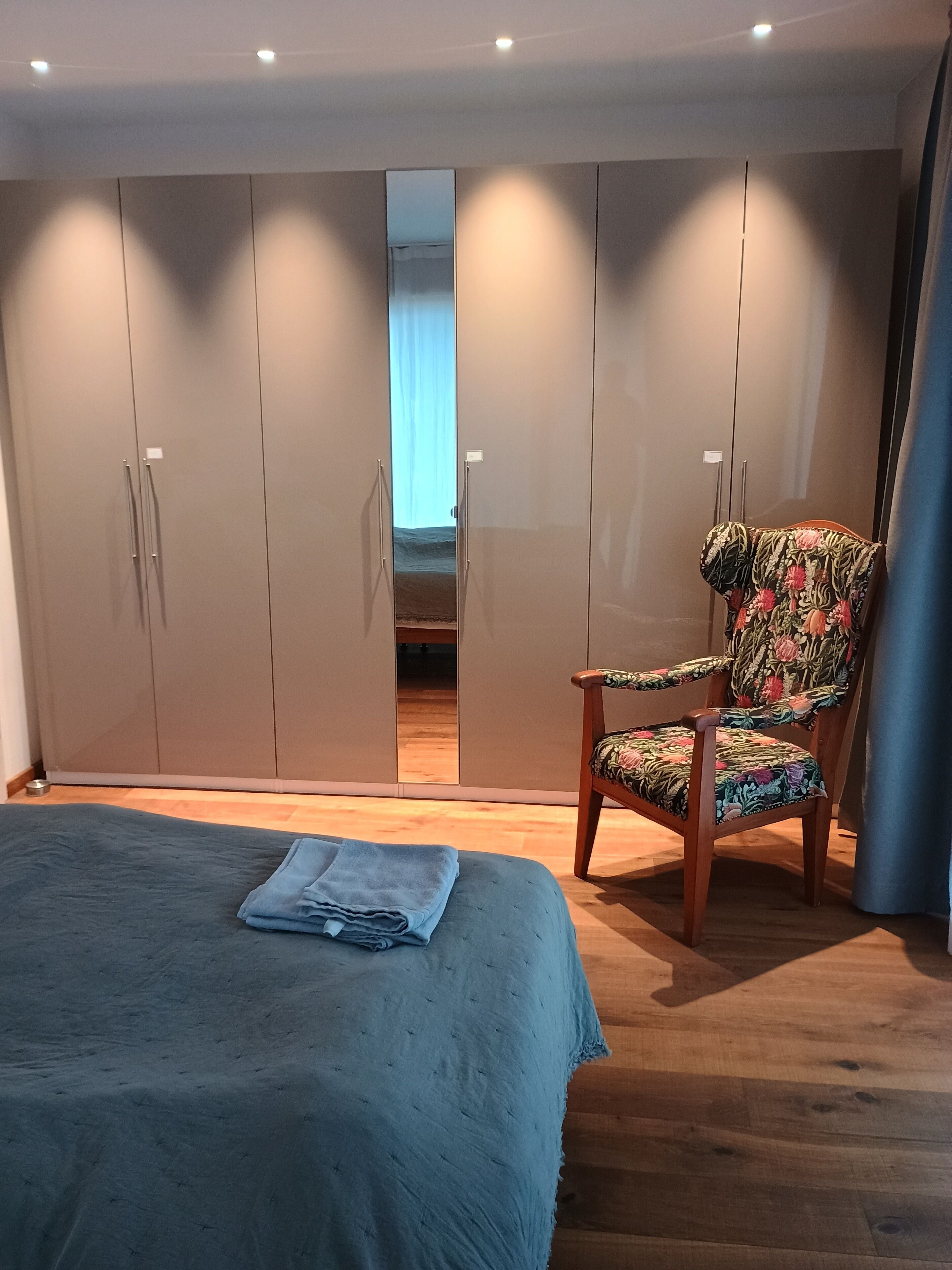 3 chambres, fer et planche à repasser, Wi-Fi gratuit, draps fournis