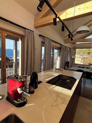 Fridge, microwave, oven, stovetop - Eco-Chalet Matschiedl
Luxury mountainside Eco Chalet with stunning view -  (Kärnten)