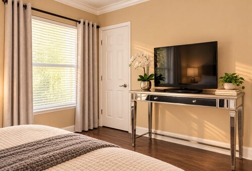 2BR Near Vegas Strip - 2 King Beds . Pool & Spa