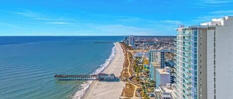På stranden och strandhanddukar