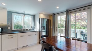 Fridge, microwave, oven, stovetop - 4BR, updated home in Surfside. Sleeps 8 adults, big yard/porch/deck, central air (Nantucket)