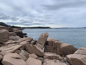 Nära stranden och strandhanddukar