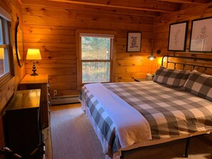 3 habitaciones, tabla de planchar con plancha y cuna de viaje 