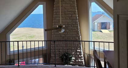 Beautiful Waterfront Vacation Rental on the Currituck Sound