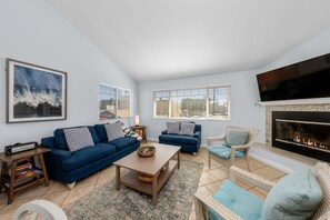 TV, fireplace, offices
