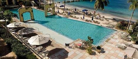 Outdoor pool, a heated pool