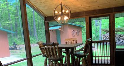 Modern Cabin located between Grindstone and Lac Courte Oreilles