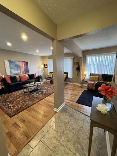 Calm & Cozy 3BR King Bed Free Wifi | Washer Dryer