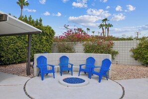 Terrace/patio - Quintessential Midcentury Modern Alexander House (Palm Springs)