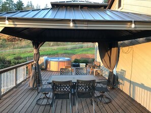 تناول الطعام بالخارج